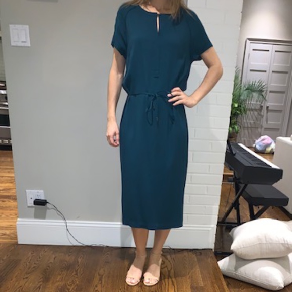 Teal Green Keyhole Dress - Picture 1 of 2